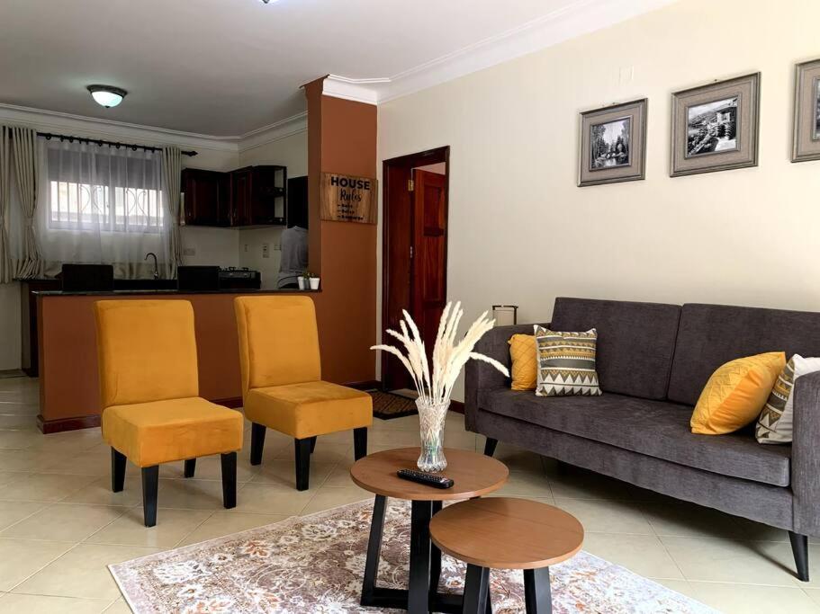 Cozy 2-Bedroom Apartment Within City Limits. Kampala Buitenkant foto